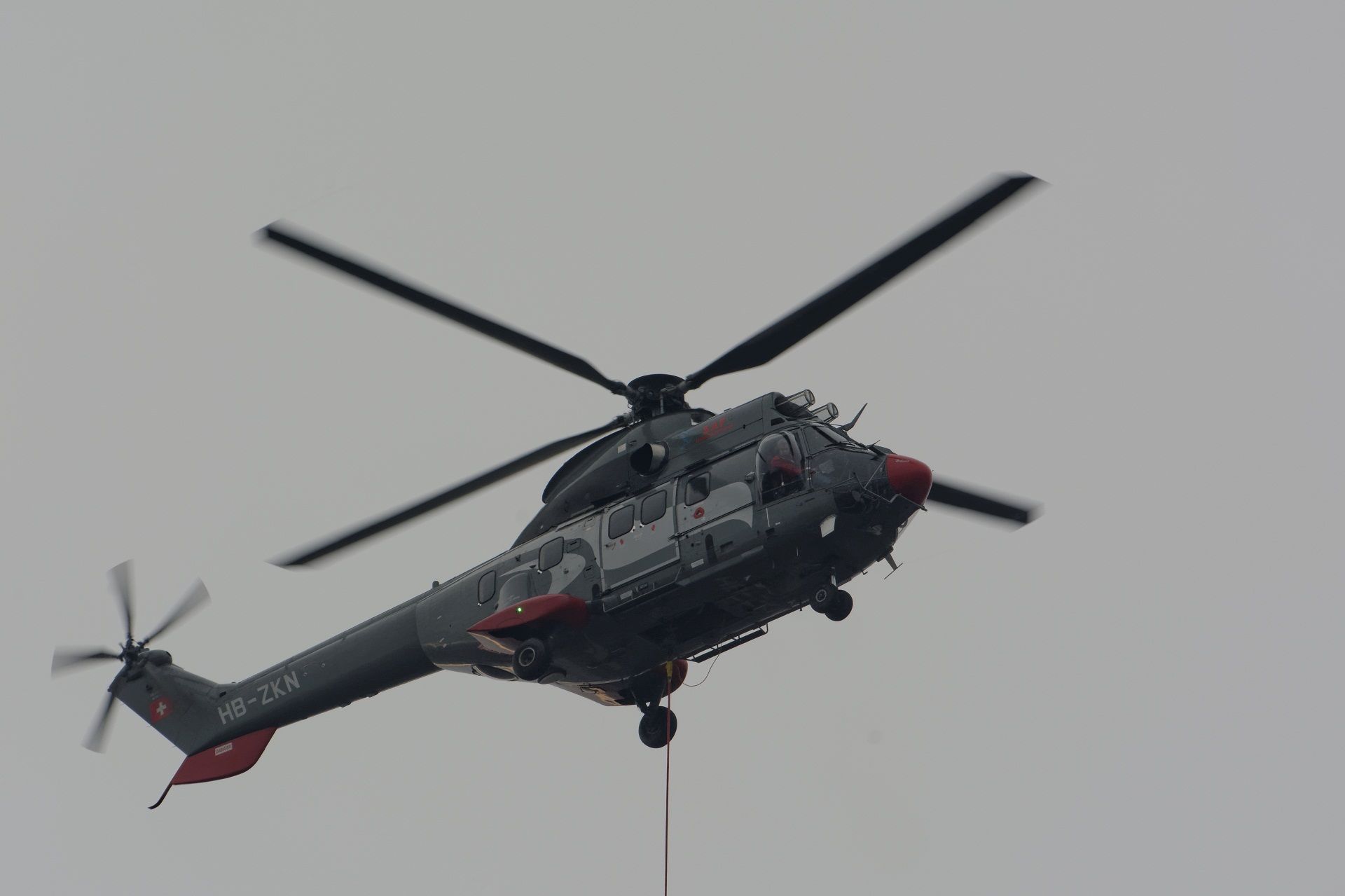 SAF Hélico : Héliportage de PAC climatisation (video)