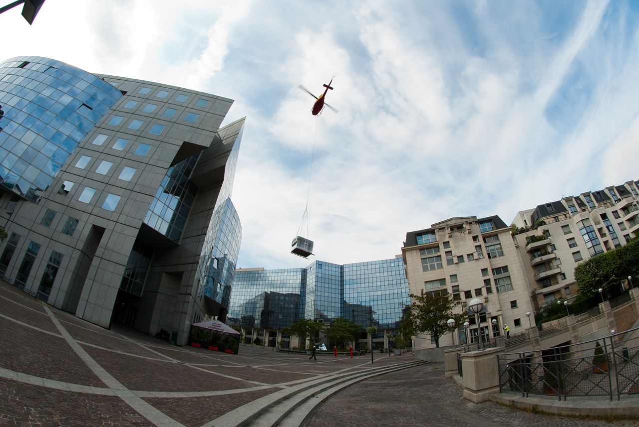 SAF Hélico : Héliportage à Charenton-le-Pont (vidéo)