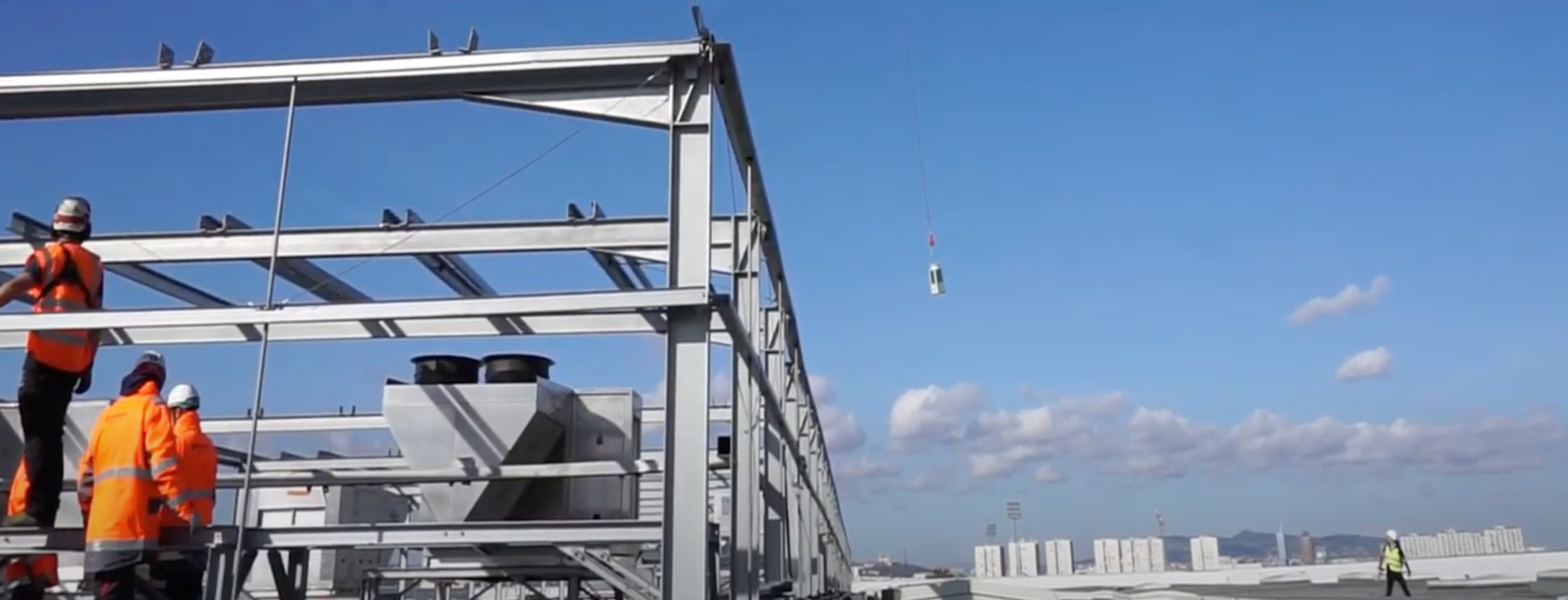 SUPER PUMA SAF Héliportage Roof Top LEROY MERLIN VENISSIEUX 69 en Décembre 2020