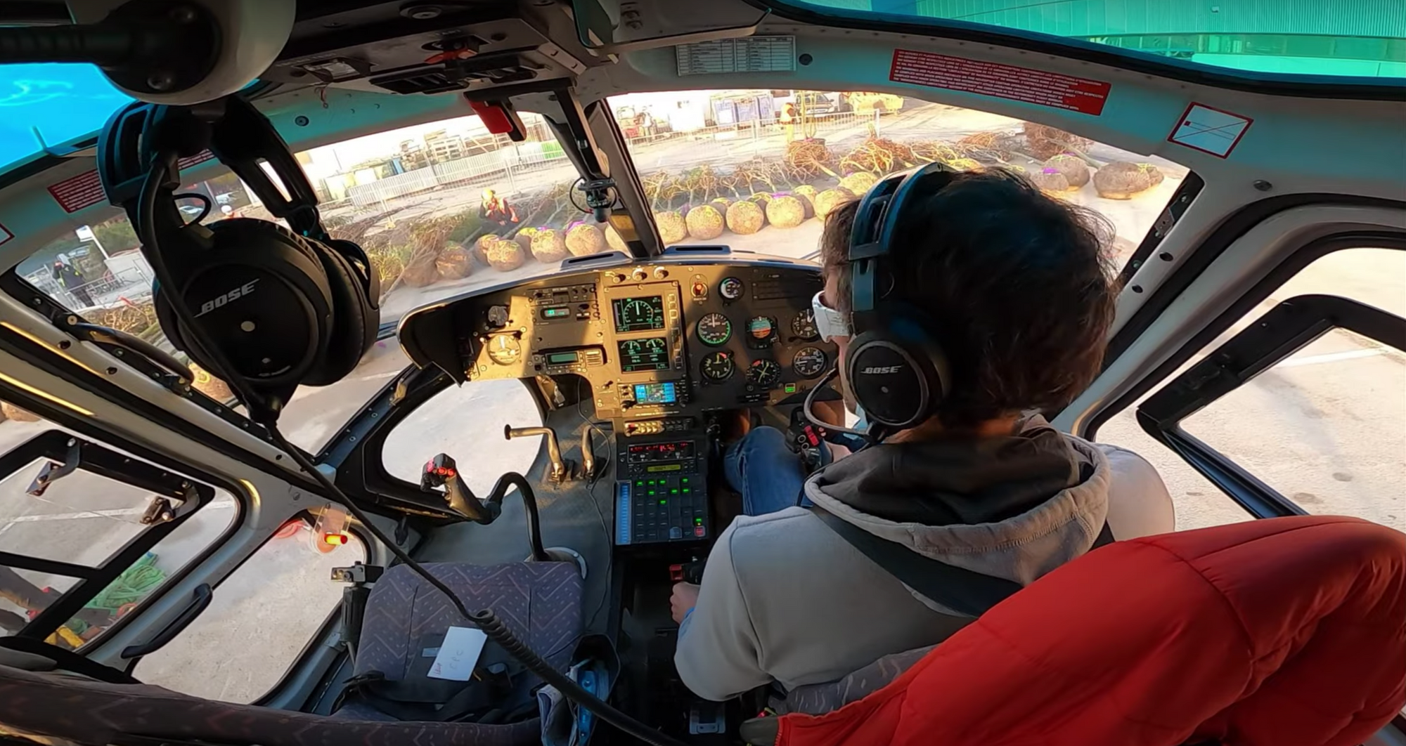 Héliportage / hélitreuillage SAF sur STAINS 93 pour pose de 71 arbres décembre 2020