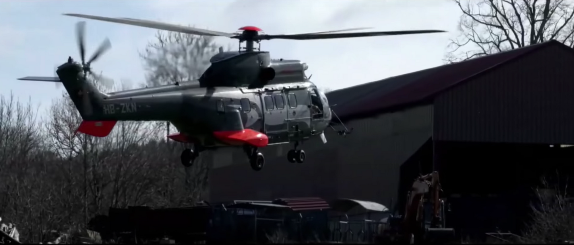 Montage d’un pylône  3G/4G/5G de Free Mobile